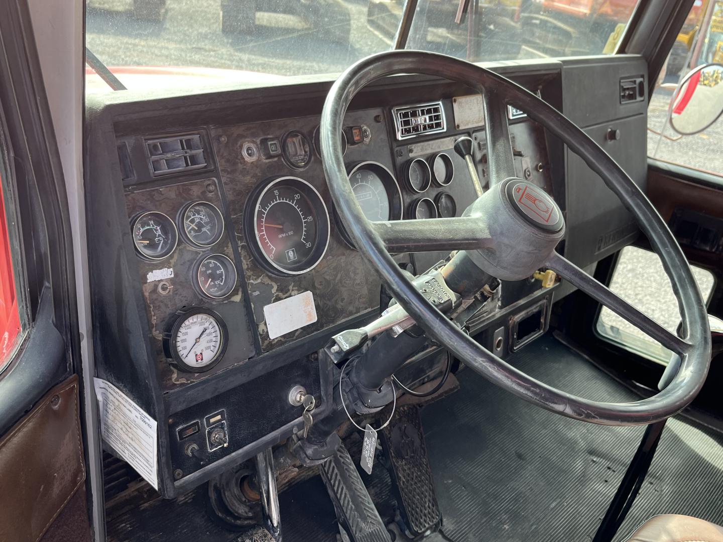 ./imagenes/INVOICE/2019/17631/CAMION DOMPE KENWORTH  (24).JPG